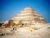 Saqqara_DjosersPyramid_Wiki- Hajor.jpg (111092 bytes)